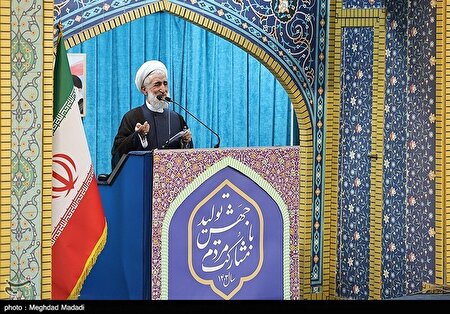 ایران هرگز در برابر قدرت‌های اتمی عقب‌نشینی نکرده است