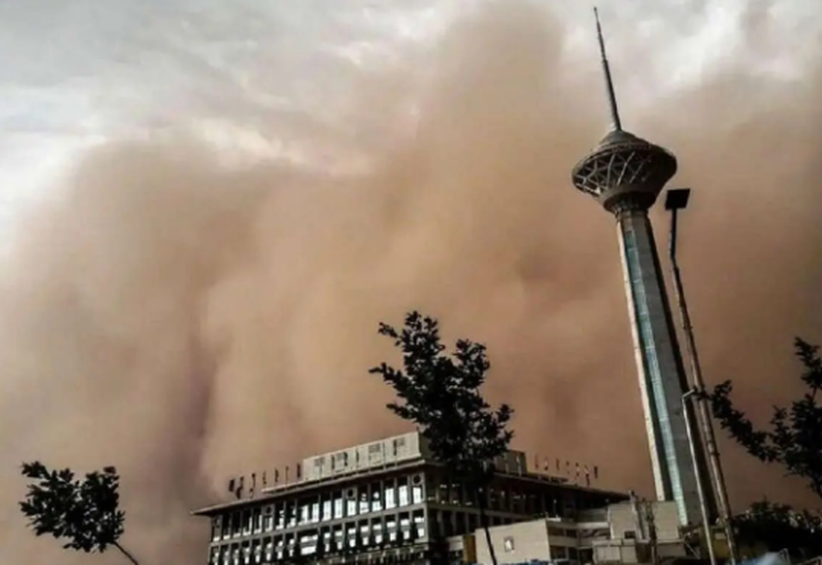 تهران در آستانه طوفان لحظه‌ای