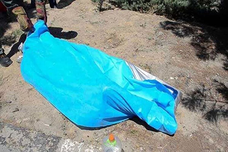 زن جوانی در چمدان صورتی کشف شد
