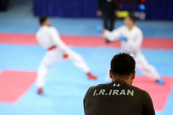 چرا تیم ملی در فرودگاه بازرسی شد؟