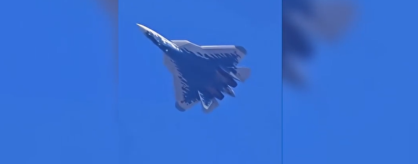 مانور خلبان ۶۳ ساله با سوخو ۵۷!