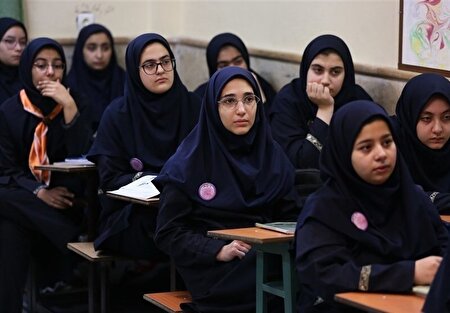 دختران بیشتر ترک تحصیل می‌کنند یا پسران؟