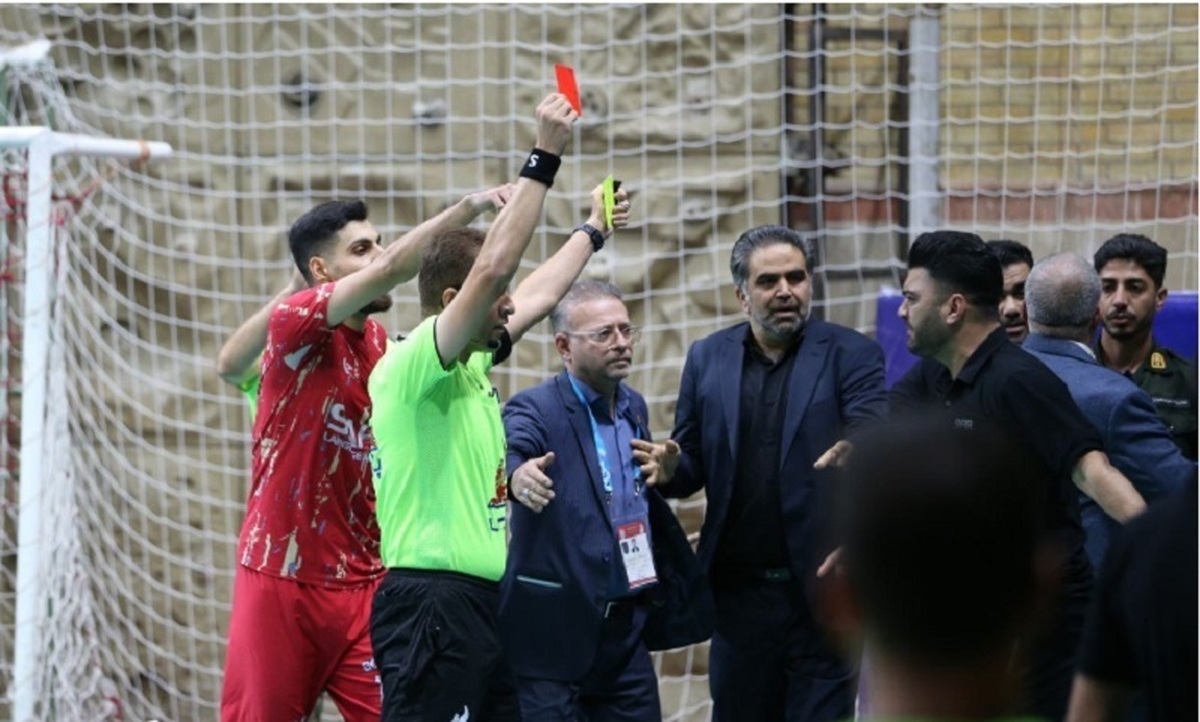 سالن‌های فوتسال ایران امن نیستند