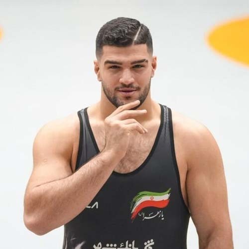 کشتی گیر دیگری از ایران می‌رود