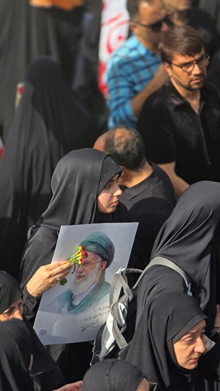 وداع با شکوه با قهرمانان