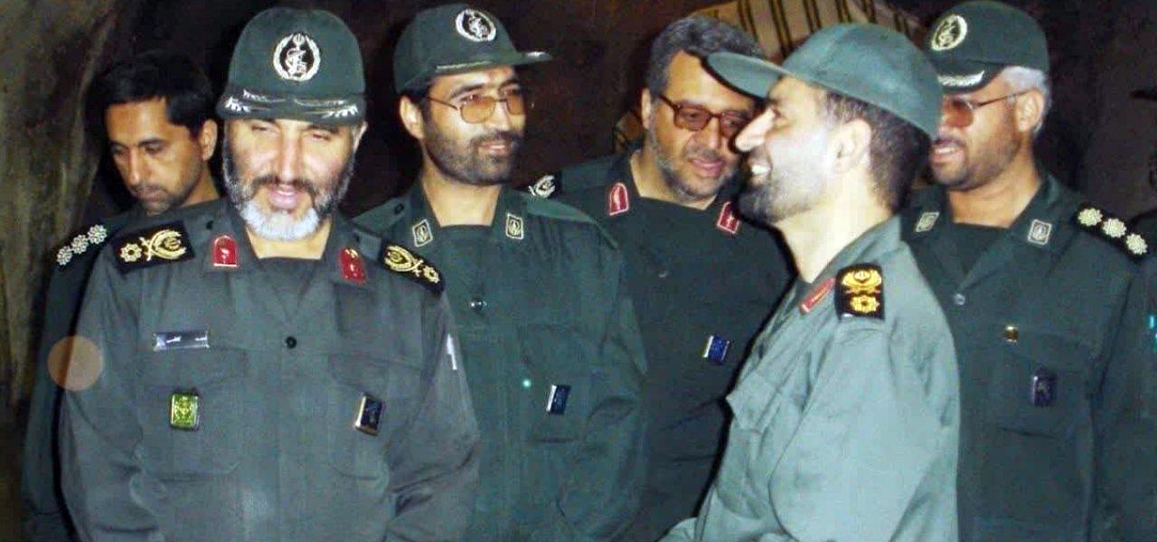 تصویری دیده‌نشده از فرماندهان سپاه در تونل موشکی