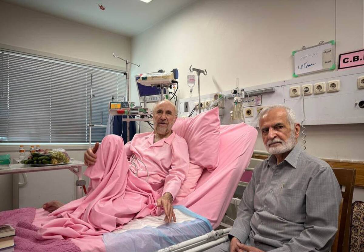 عیادت کمال خرازی از سید محمد خاتمی