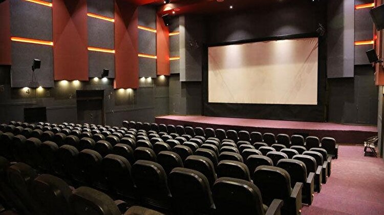 بلیط سینما‌ها جمعه نیم بها است