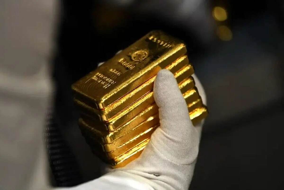 طلا در آستانه رکورد ۳۷۰۰ دلاری؛ دلار آمریکا تحت فشار