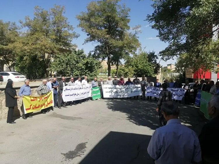 ادامه اعتراضات بازنشستگان مخابرات در چند استان کشور