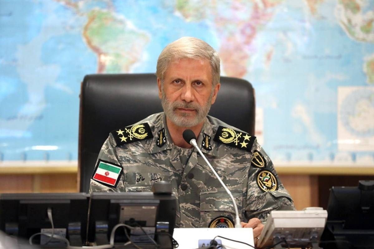 سرلشکر حاتمی: تنها راه ملت ایران قوی‌تر شدن است