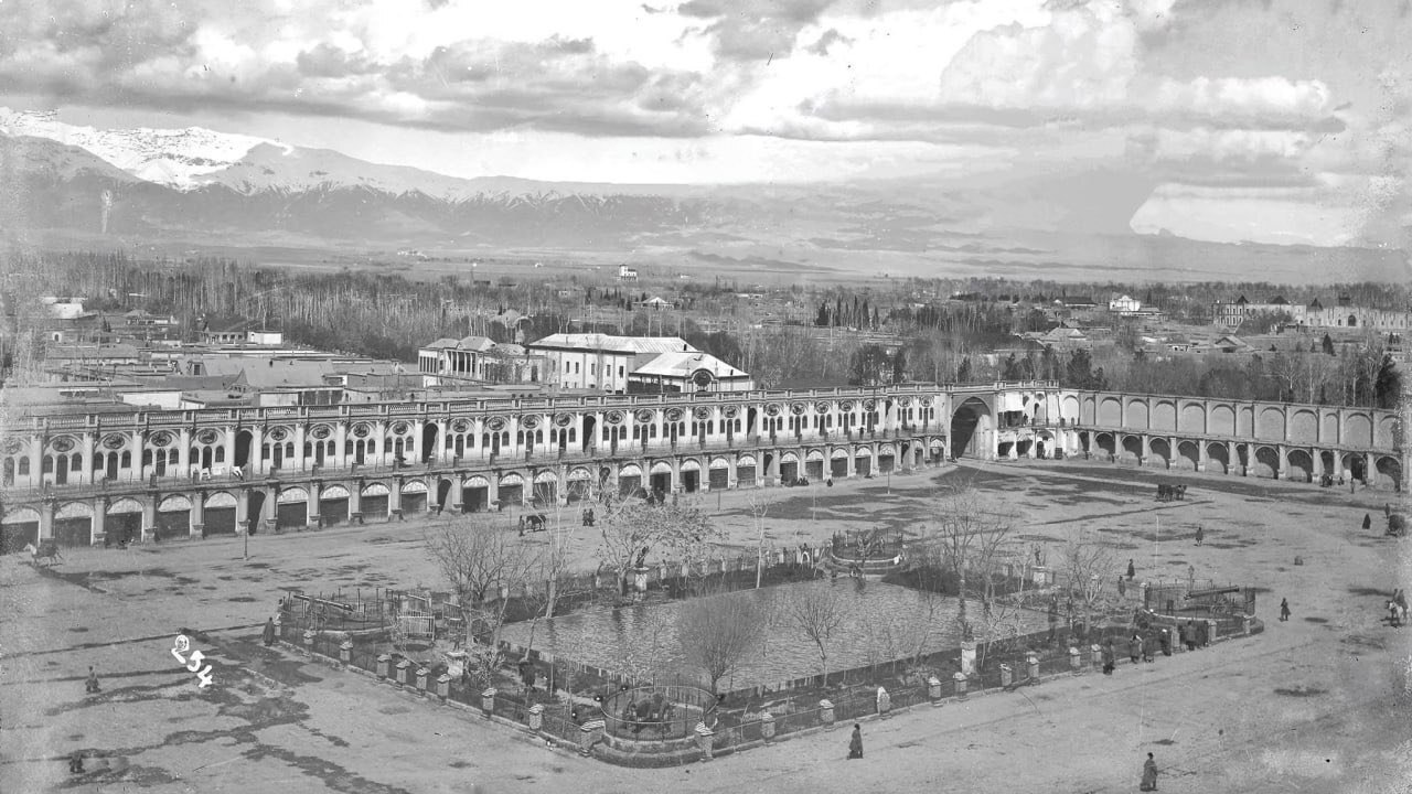 چشم‌انداز تاریخی تهران از میدان توپخانه در عصر قاجار+ عکس