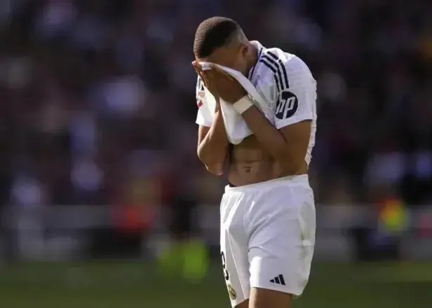 امباپه به گرد پای این اسطوره هم نخواهد رسید