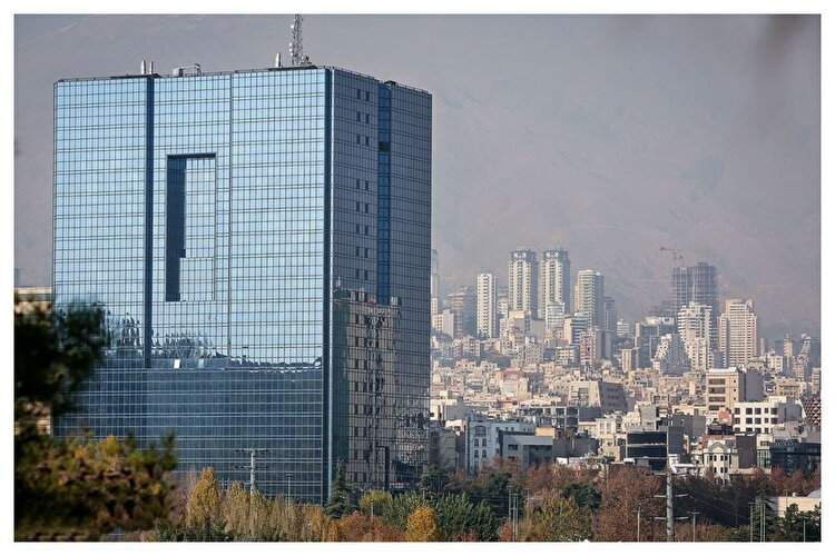 بانک مرکزی و بازی ناخواسته در زمین ترامپ