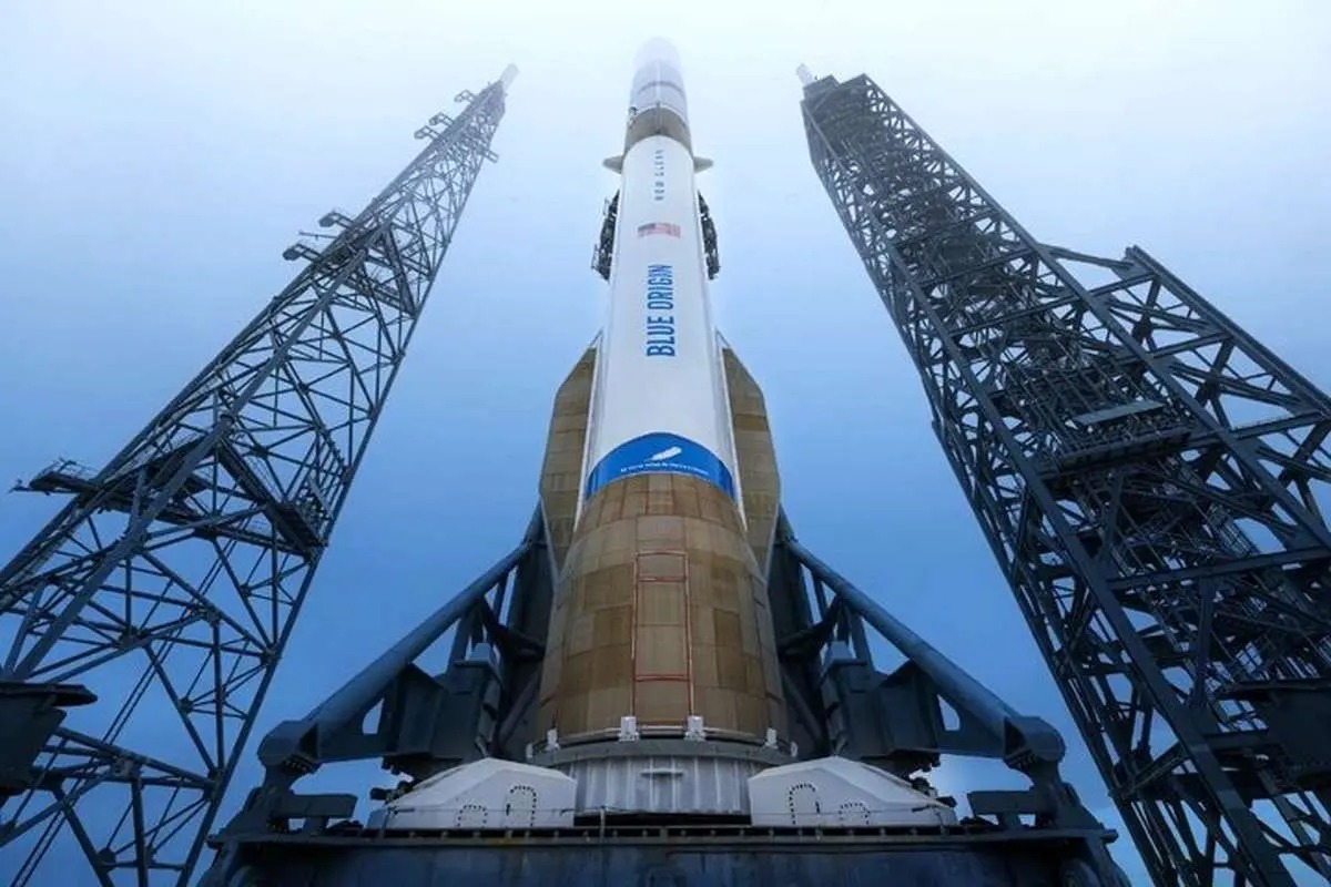 آمریکا موشک خود را از انبار بیرون آورد