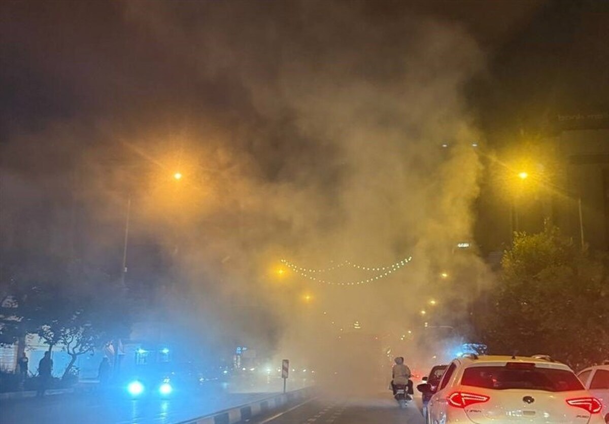 ماجرای دود غلیظ خیابان انقلاب