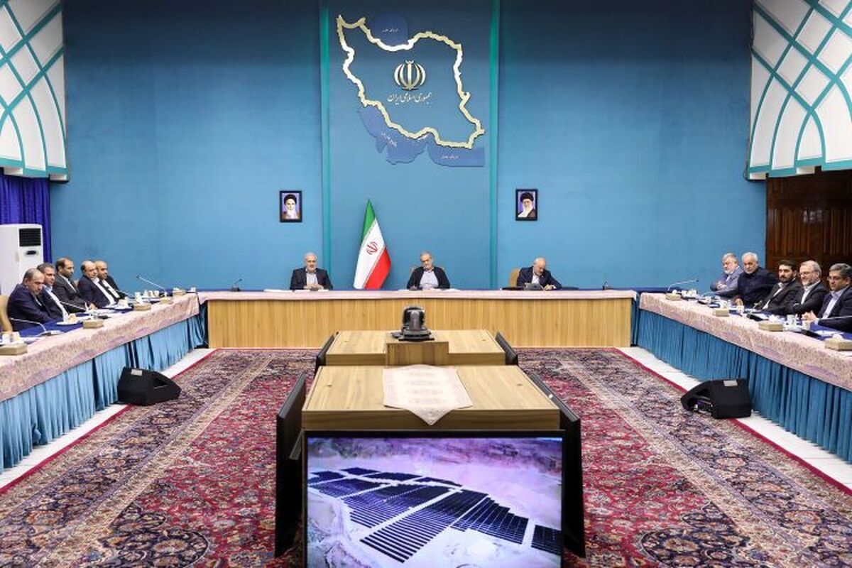 هیچ پنل خورشیدی نباید در گمرک بماند