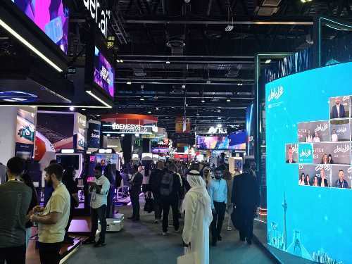 بازدید معاون وزیر ارتباطات از غرفه همراه اول در جیتکس ۲۰۲۵ بازدید معاون وزیر ارتباطات از غرفه همراه اول در جیتکس ۲۰۲۵