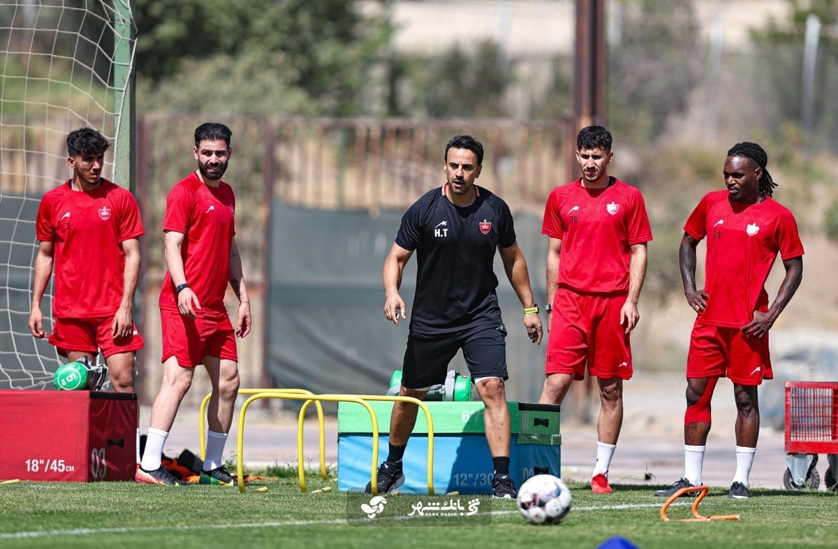 بحران در نیمکت پرسپولیس
