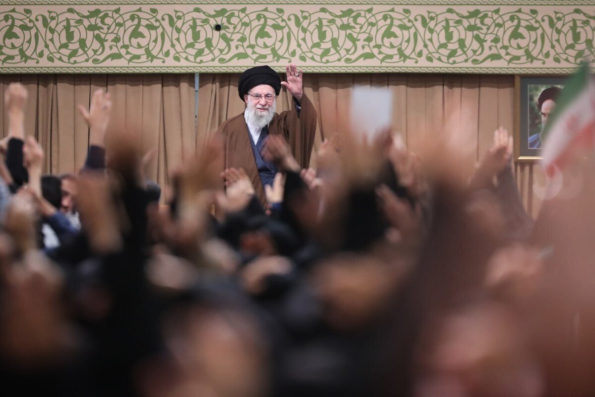 دیدار دانش‌آموز و دانشجو با رهبر انقلاب در آستانه ۱۳ آبان