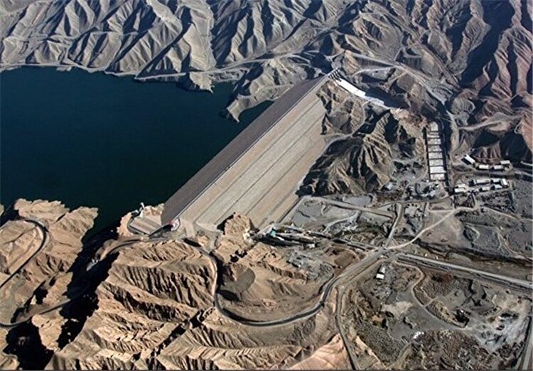 ۶۷ درصد ظرفیت سد‌های کشور خالی است
