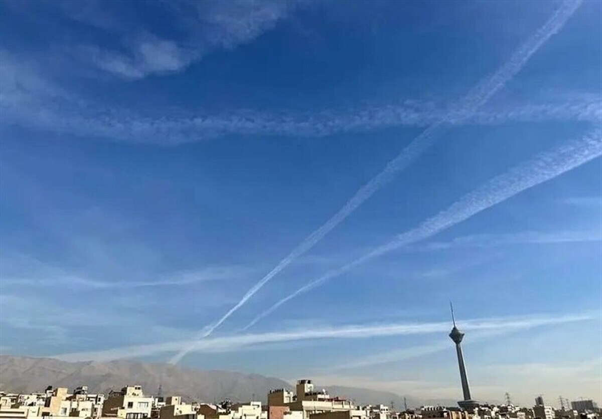 ماجرای ابر‌های خطی در آسمان تهران چیست؟