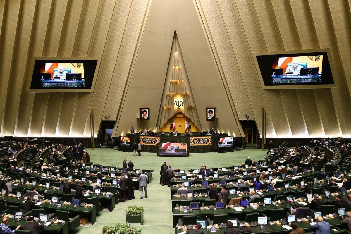 آغاز بررسی عملکرد دولت در مجلس