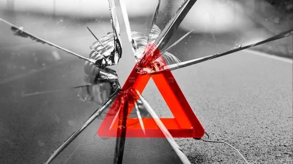 حادثه زنجیره‌ای در یزد؛ آتش‌سوزی چهار خودرو و یک فوتی