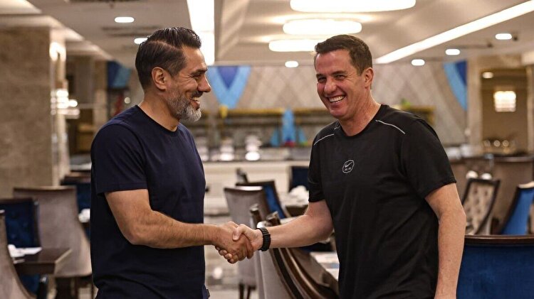 افشین پیروانی در پرسپولیس می‌ماند؟