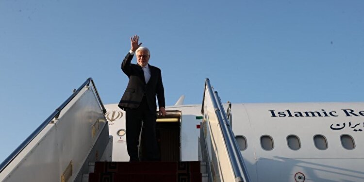 عارف به روسیه سفر می‌کند