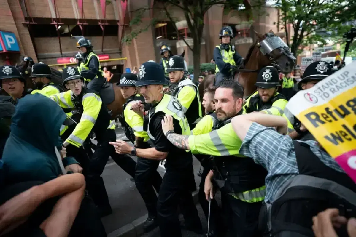 بریتانیا حمایت از پناهندگان را کاهش داده و مزایای خودکار را لغو کرد