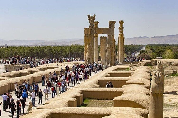 هیچ تهدیدی متوجه تخت‌جمشید نیست