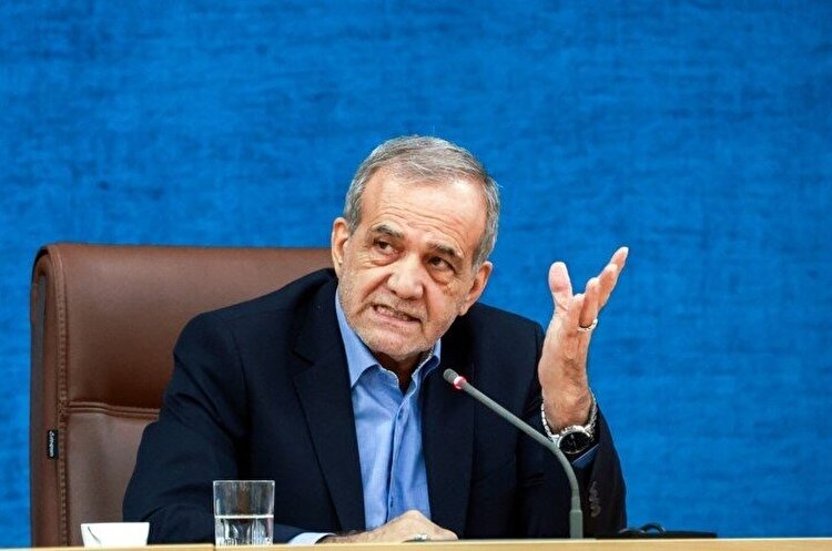 انتقاد پزشکیان از شیوه پرداخت حقوق+ فیلم