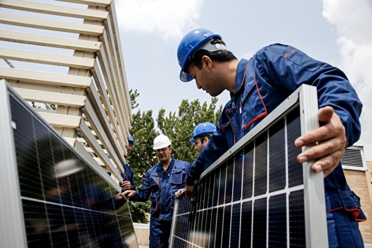 انقلاب خورشیدی روی پشت‌بام‌ها
