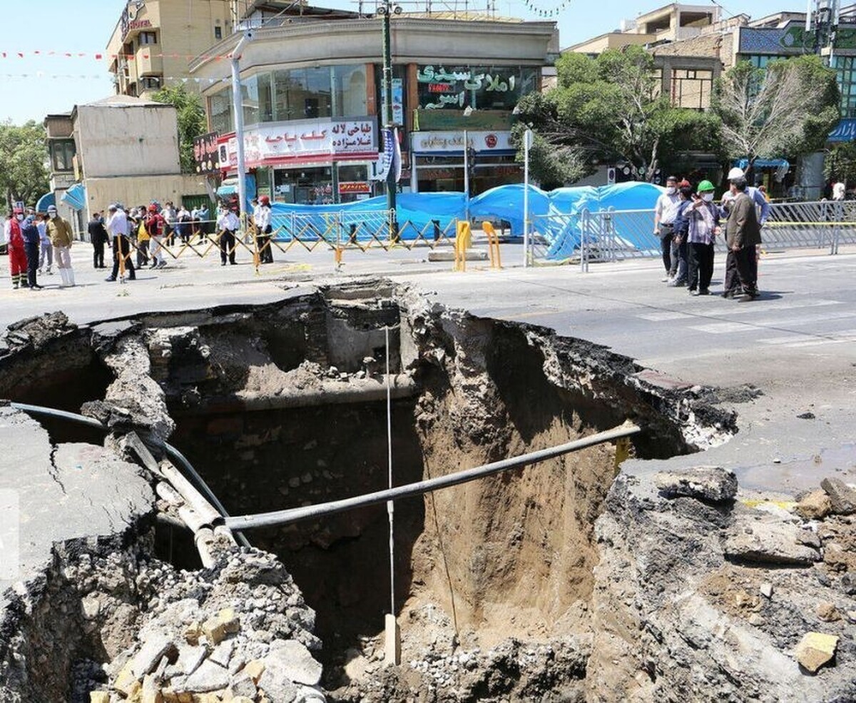 فروریزش زمین در شهرک ولیعصر منطقه ۱۸ تهران؛ تلفات جانی نداشت