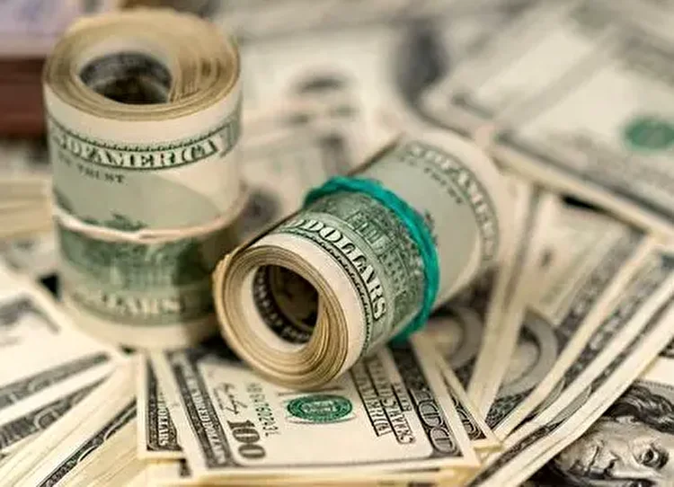 روند صعودی دلار ادامه دارد؛ تقاضای فصلی و نوسانات بازار