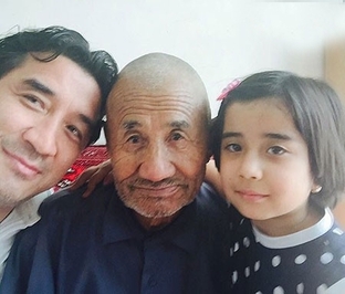 تصاویر بازیگران معروف ایرانی با پدر و مادرشان