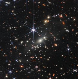 این تصویر با نوردهی طولانی از تلسکوپ فضایی جیمز وب ناسا تصویر هزاران کهکشان را ثبت کرده است

