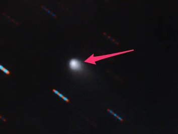 اخترشناسان تنها دو بازدیدکننده را می‌شناسند که ما تاکنون از منظومه‌های ستاره‌ای دیگر داشته‌ایم: یک سنگ احتمالی به نام اوموآموا و یک دنباله‌دار که در سال‌های ۲۰۱۷ و ۲۰۱۹ از فضای بین‌ستاره‌ای از کنار خورشید عبور کرد
