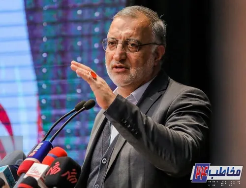 تهران با ترافیک، سستی زمین و آۀودگی هوا خداحافظی میکند