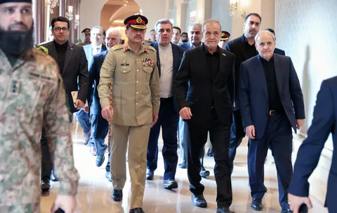 فرمانده ارتش پاکستان وارد پایتخت شد!