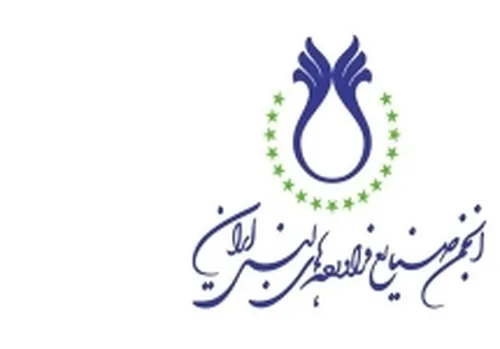 عبور باور نکردنی شیر ساده لوح از رودخانه پر از تمساح (فیلم)