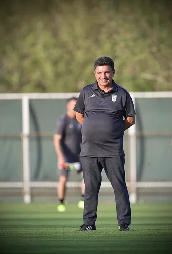 کنایه قلعه&zwnj;نویی به منتقدان با استفاده از تماشاگران