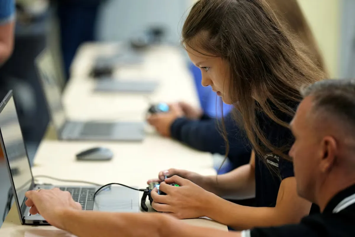 لیتوانی برای مقابله با روسیه دست به دامن کودکان شد