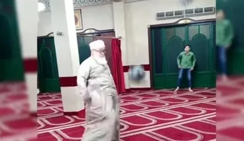امر به معروف با زدن سطل ماست روی سر دو زن بی حجاب در مغازه + فیلم