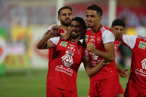 عکس| پرواز پرسپولیس به سمت استقلال