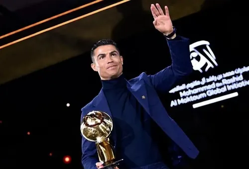 خونسردی جالب پسربچه ایرانی برای گرفتن امضا از کریستیانو رونالدو