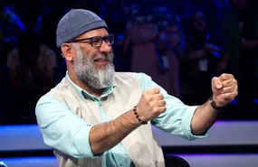 مادر محمد بحرانی لالایی خواند و اشک پسرش را سرازیرشد!