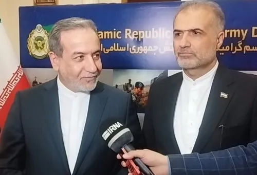 ظریف: سیاست خارجی باید بر اساس شناخت‌های واقع‌بینانه پیگیری شود