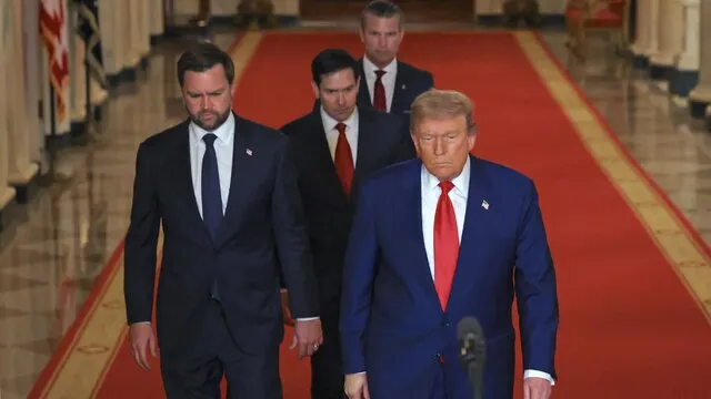 اکسیوس: برخی مشاوران ترامپ می خواهند از تهدید نظامی برای گرفتن امتیاز در مذاکرات استفاده کند